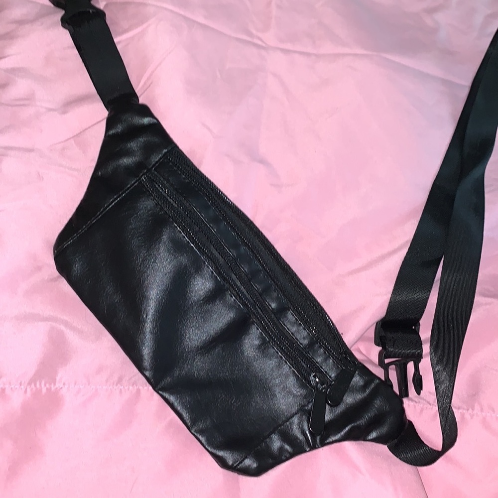 NWOT Fashion Nova Fanny Pack